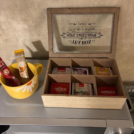 Rejjan アパート ゼニツァ